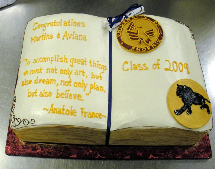 Graduation Cakes-032