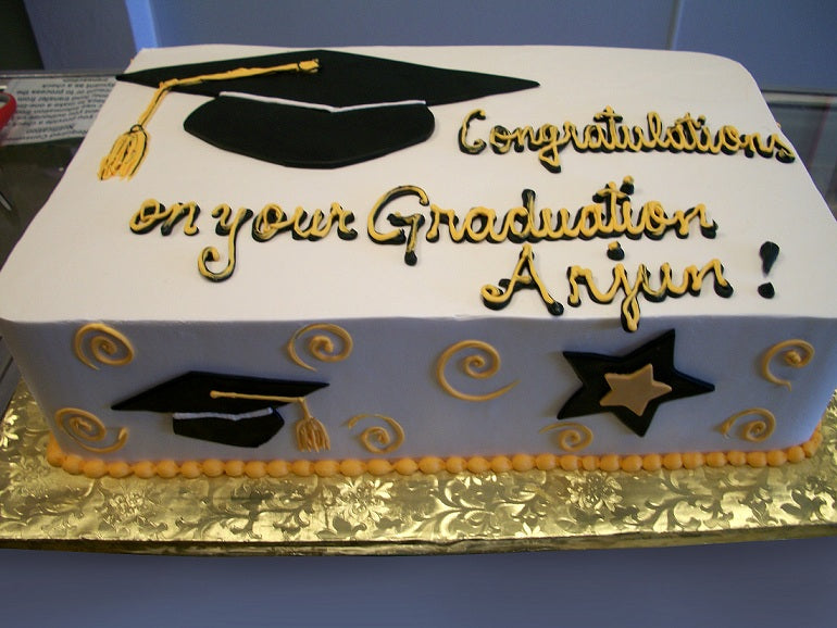 Graduation Cakes-050