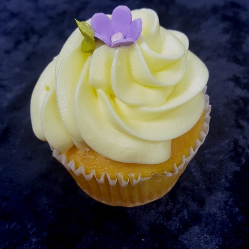 Lemon Kiss Cupcake